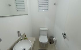 Linda Vista, Um apartamento por andar, 3 Suítes, 2 Garagens